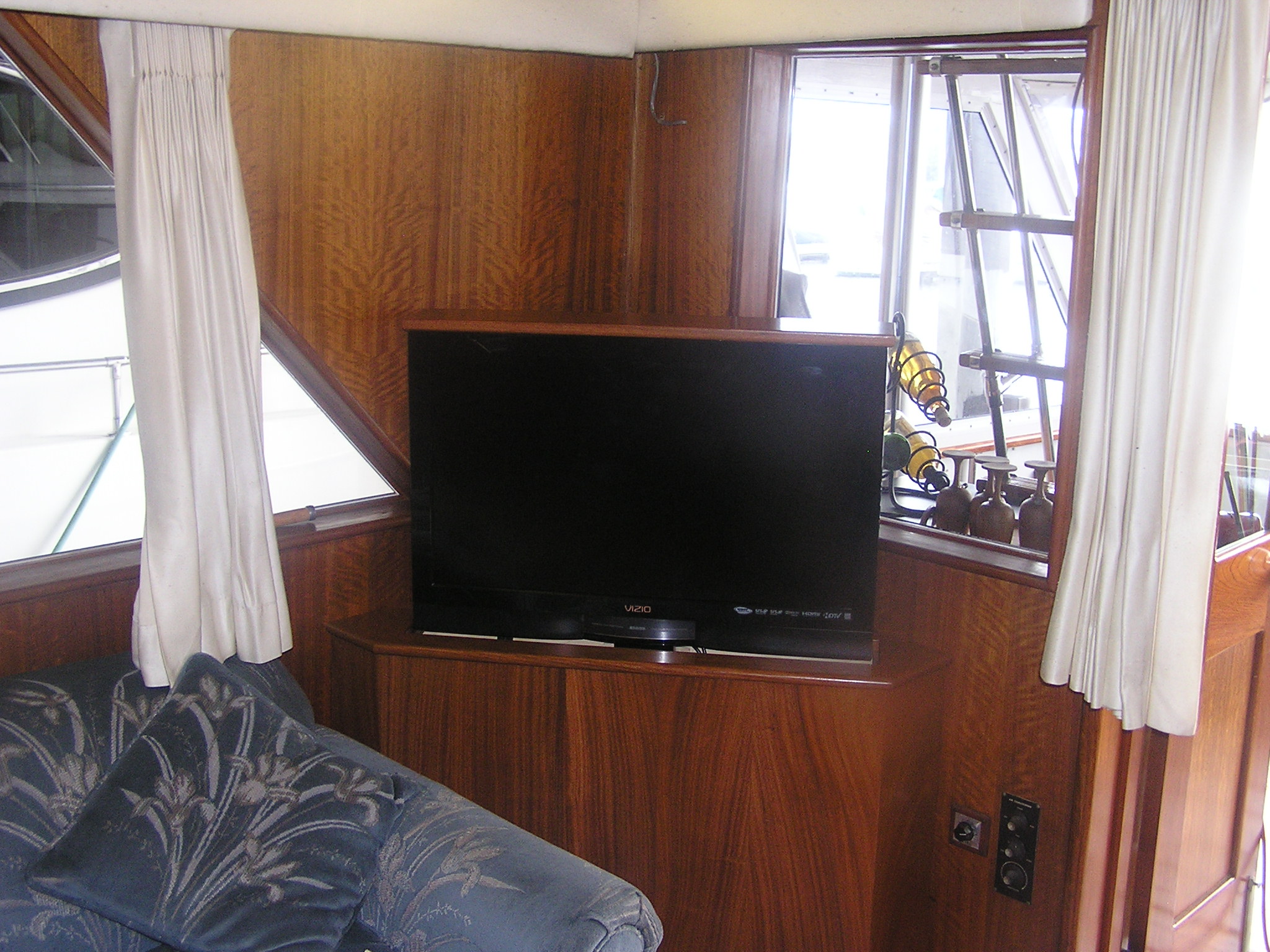 tv cabinet for 58 yachtfish