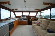 Hatteras_46_Salon.webp