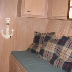 day_bunk_in_companionway