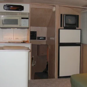 galley-salon_starboard