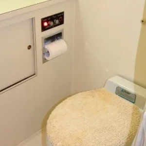 Mid Stateroom Head & Shower