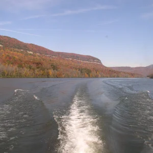 "Nancy Cay" Cruising "The Gorge", Nickajack Lake