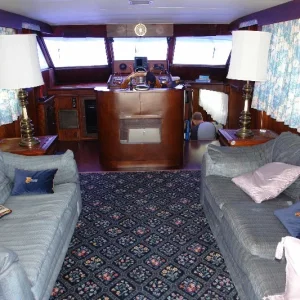 Saloon forward