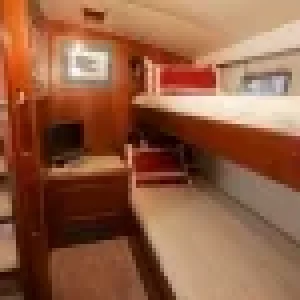 interior-of-hatteras-boat-for-sale-8