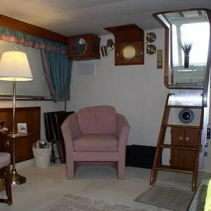 Salon Looking Aft