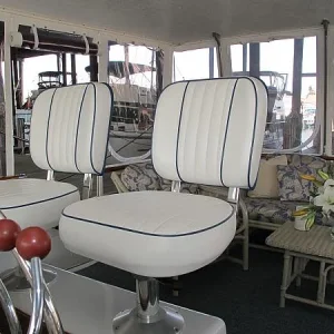 New Pompanette Helmseats