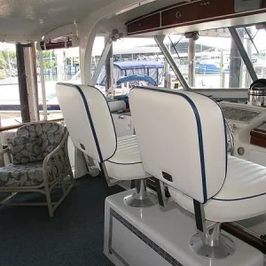 Helmseats