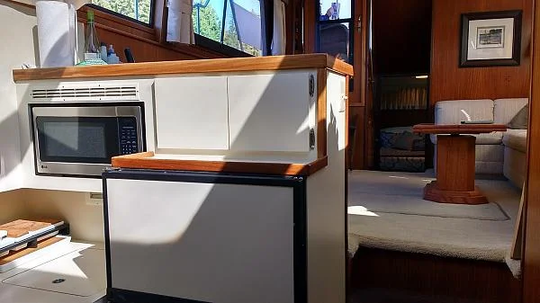2015 boat galley and salon