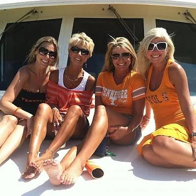 Ba Ba Ba Babes on the Bow!