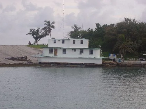 BIG DADDY FLANIGANS HOUSEBOAT ON THE SEAPLANE RAMP
