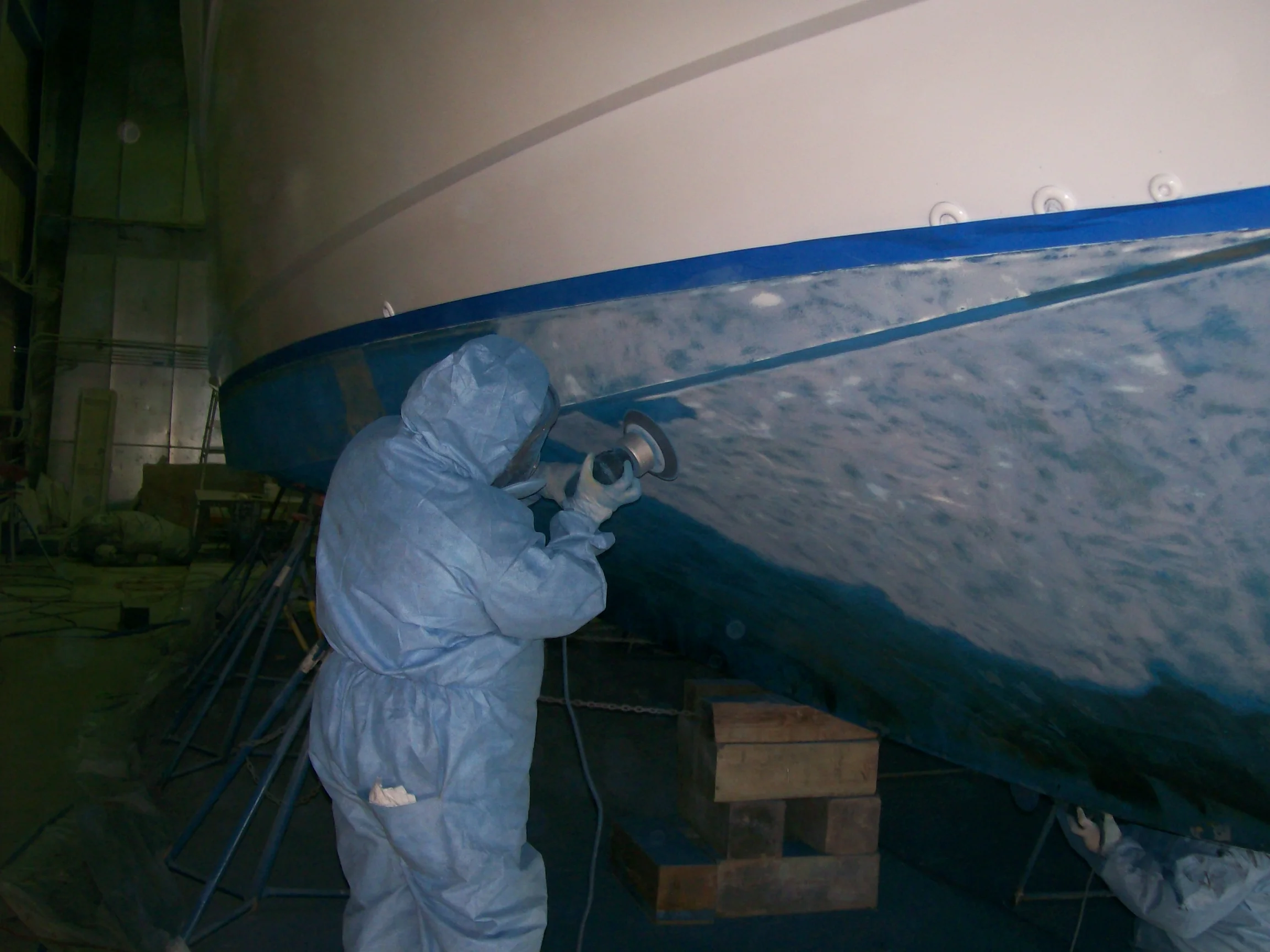 Bottom_hull_with_primer_coat