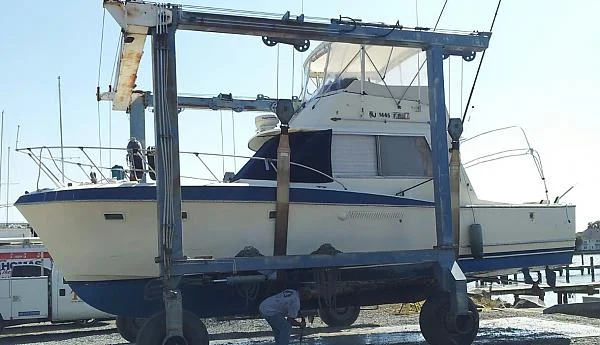 Hatteras 34
