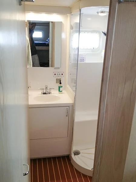 Head - New floor, fixtures &amp; lighting