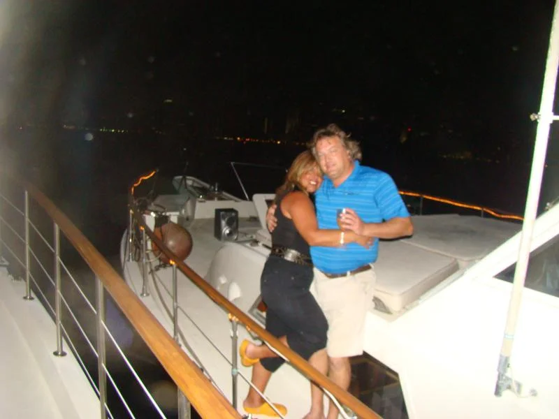 Miami Boat Show HOF raft up