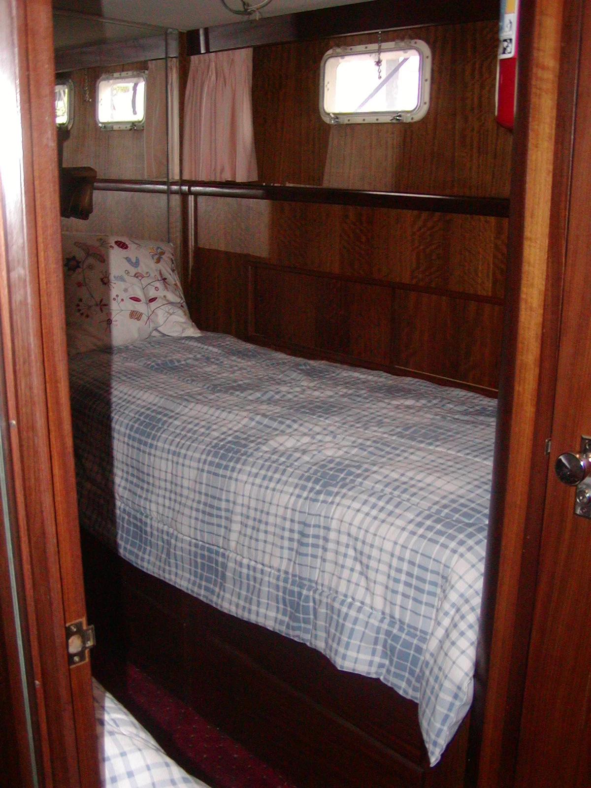 Mid-Stateroom