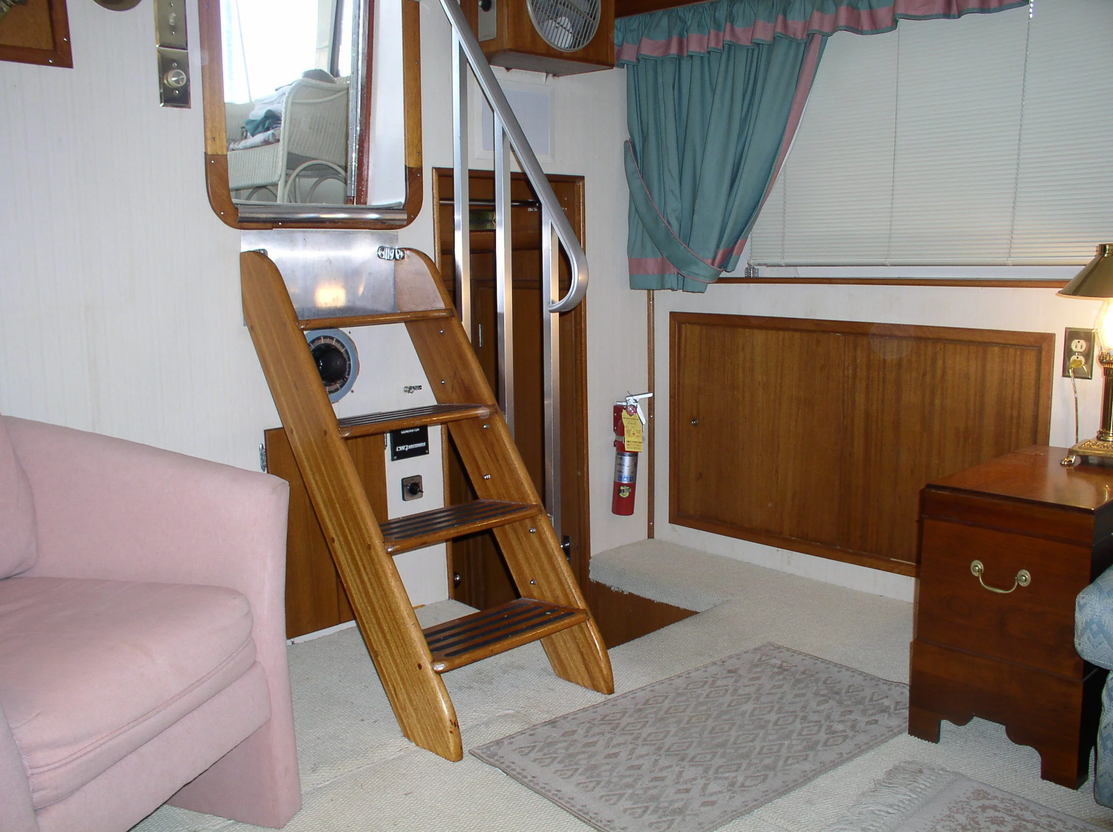 Salon, &quot;Nancy Cay&quot;