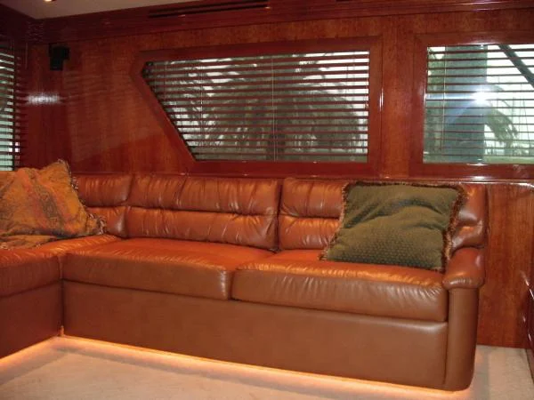 Salon sofa with storage