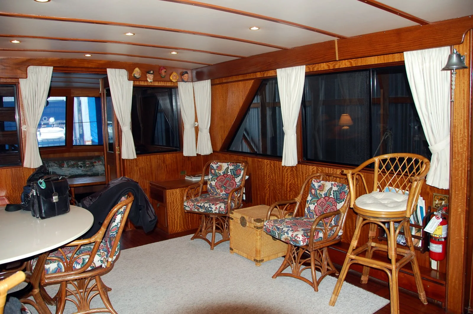 Shellani's lounge