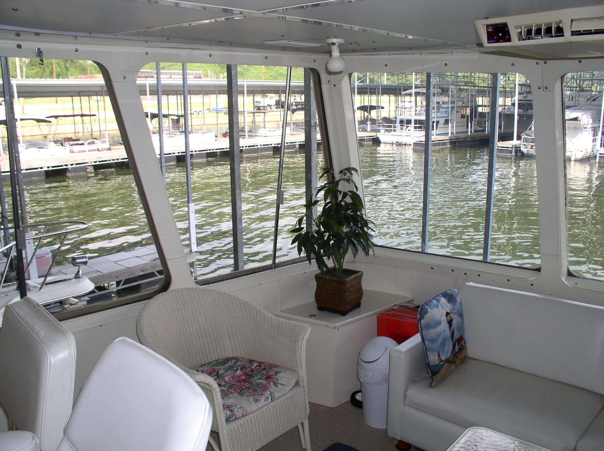 Upper Salon/Pilothouse, &quot;Nancy Cay&quot;